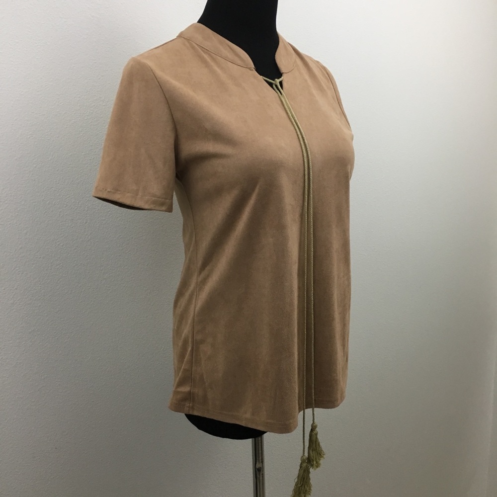 🔴 Faux Suede & Tassel Top - Picture 2 of 4
